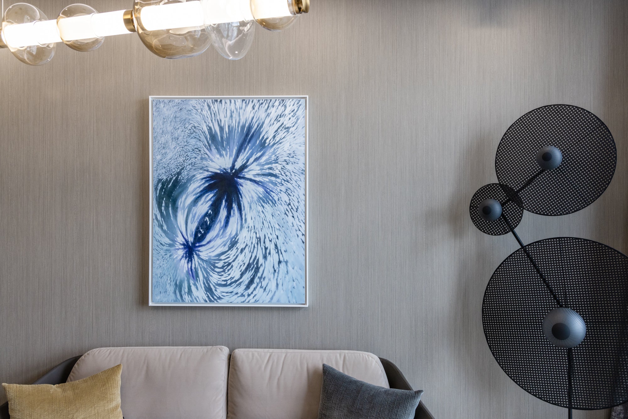 Contemporary abstract artwork by Kanny Yeung installed in Hong Kong AIA Client Centre curated by The Picturesque.